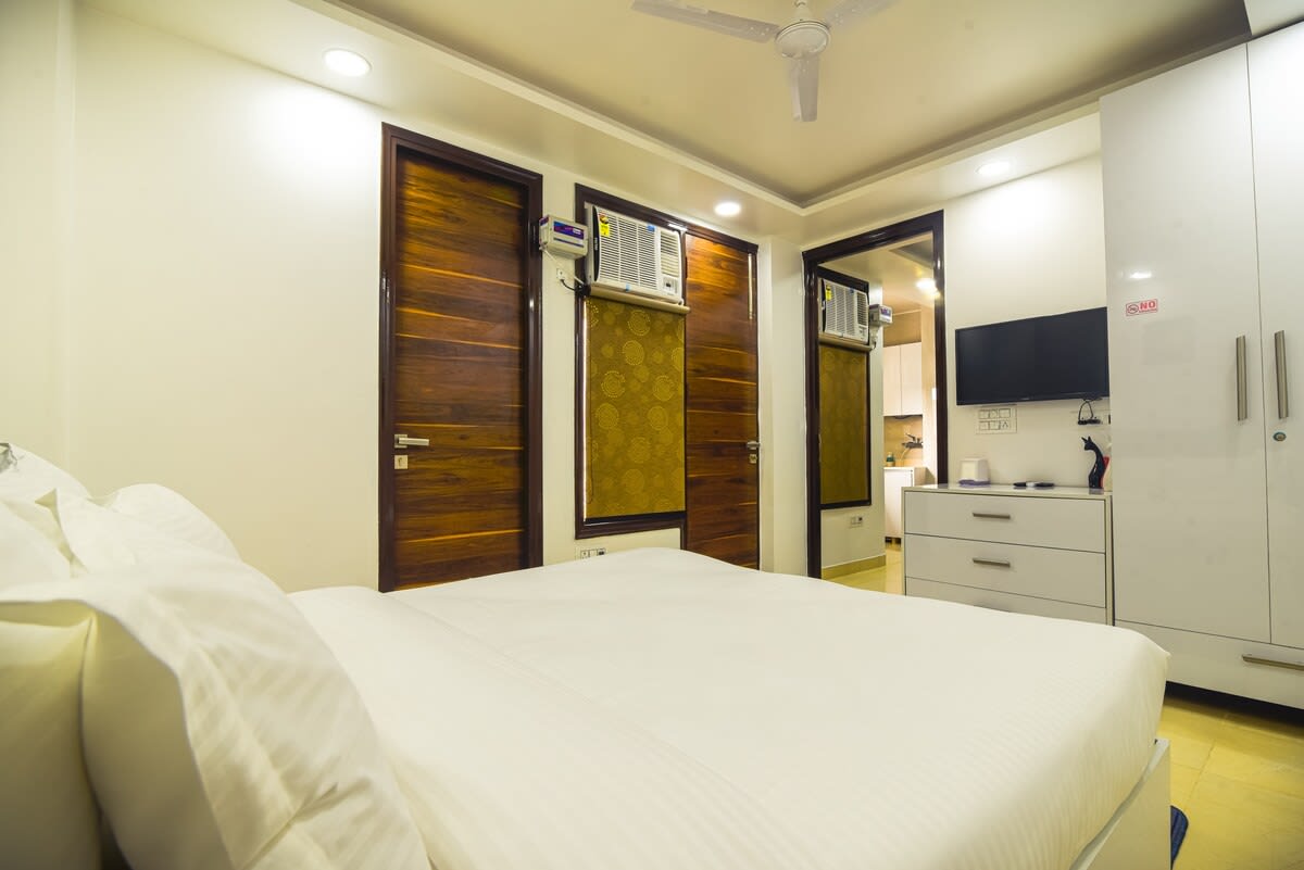 The Haan - Parfait Street
Cozy comfort awaits in this charming  bed room