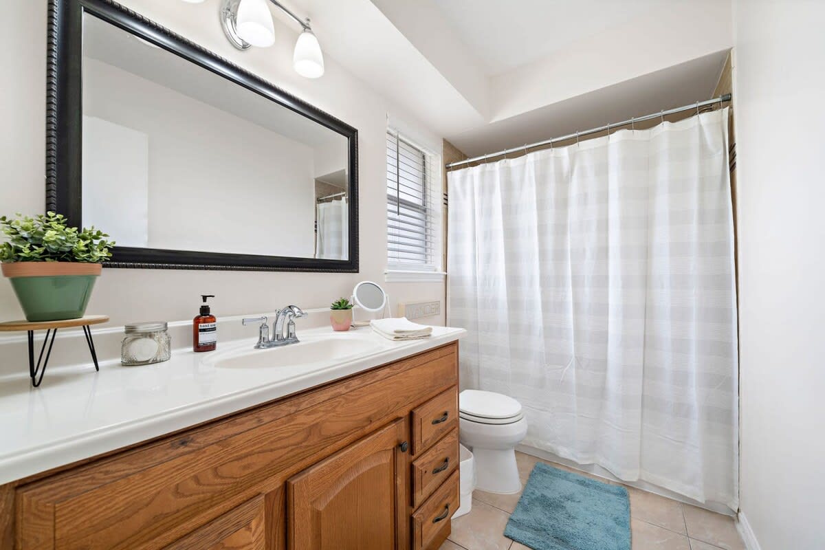 Cozy 3BR Retreat:Game Room, Grill & Great Space