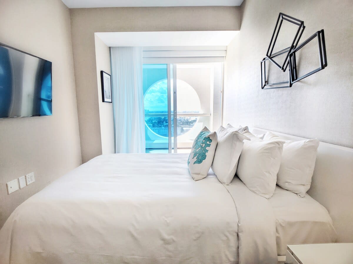 Luxury Fort Lauderdale Beach Resort — Fort Lauderdale, FL — vacation rental