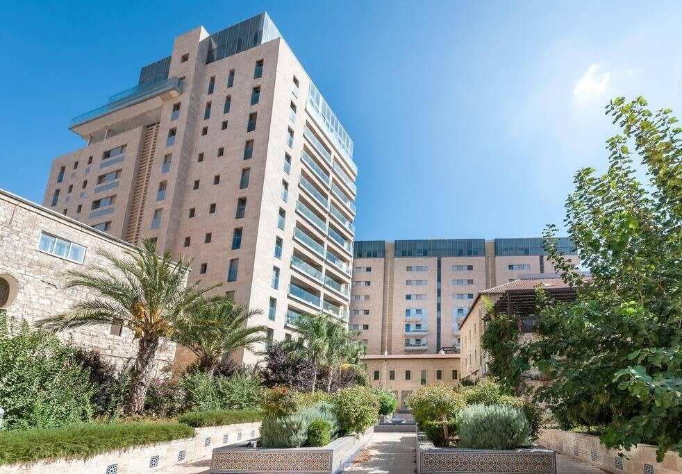 King David Residence Luxury 3 Bedroom, Unit 404 – Pool, Gym & Parking, Mamilla Jerusalem photo 5