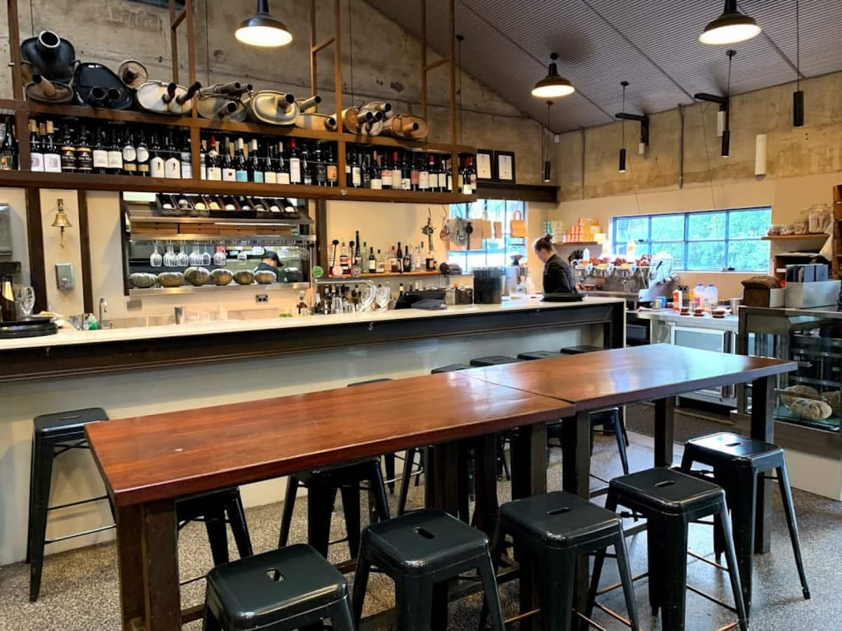 Try some classic meals or pizza with a rustic ambience at Leura Garage