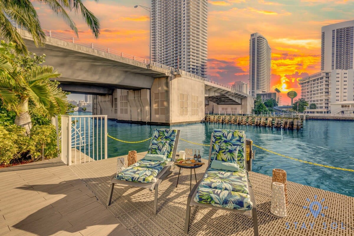Elegant Beachside Retreat | Private Balcony | Pool