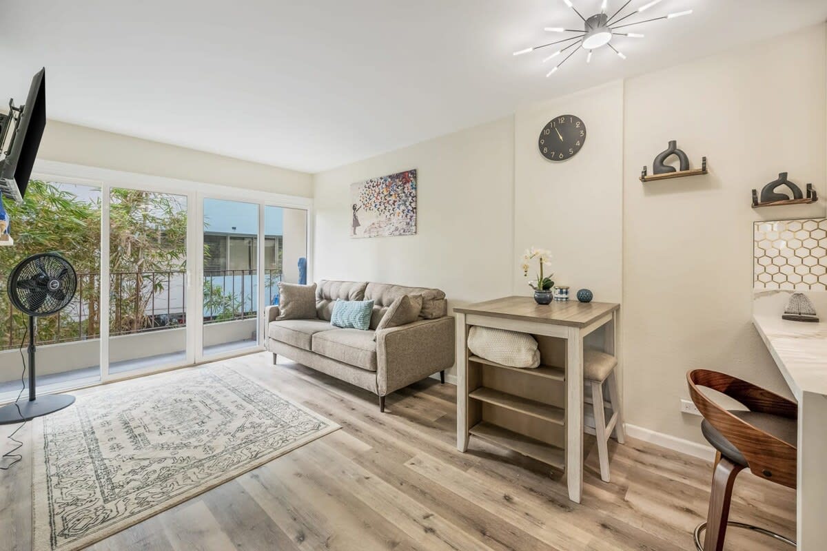 Two-bedroom apartment with a sunny patio!