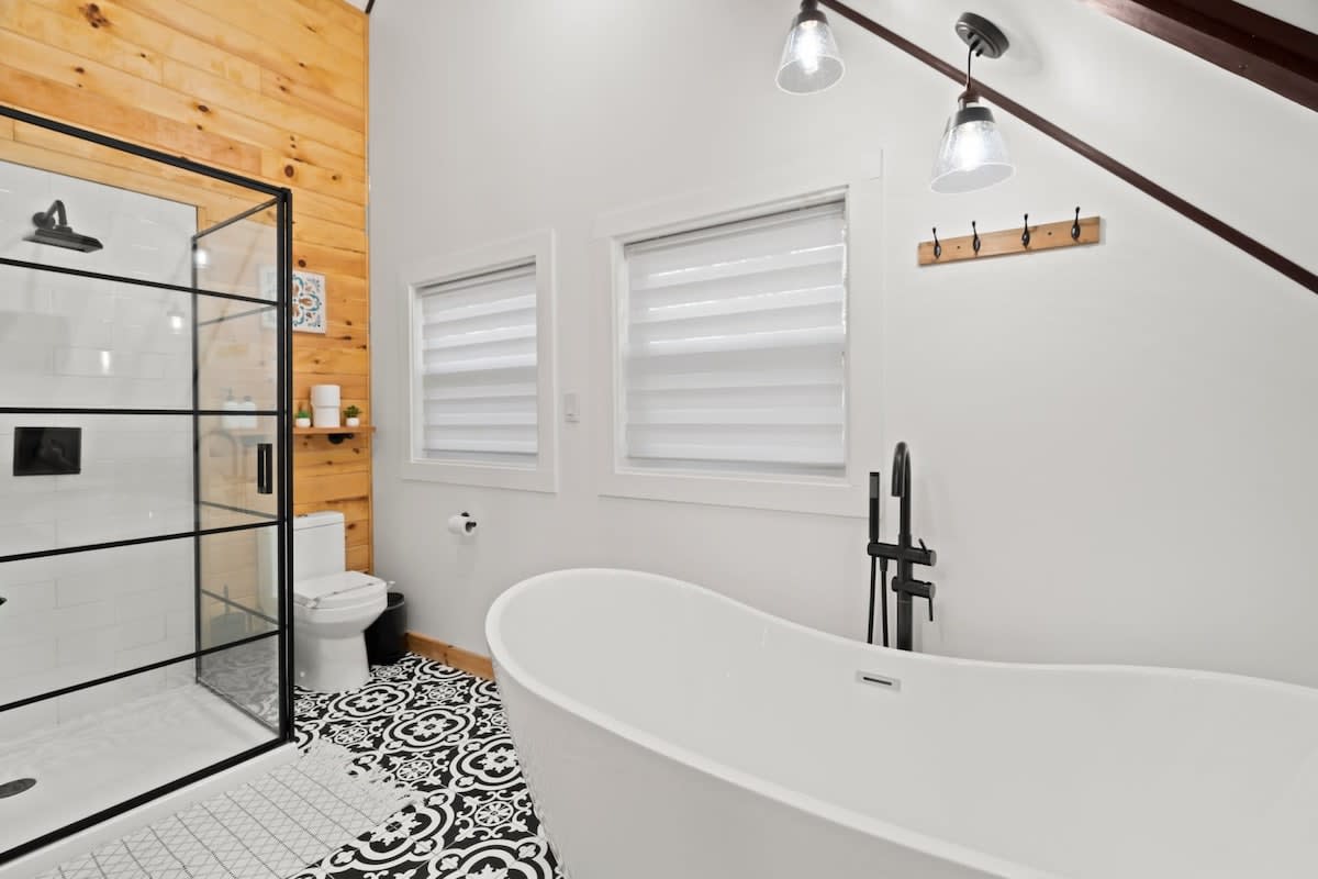 Ultra Modern Chalet | Golf | Lake Access