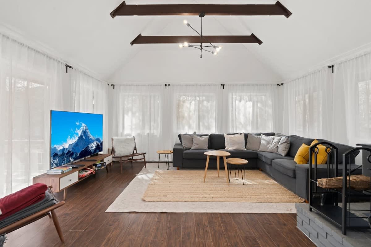 Ultra Modern Chalet | Golf | Lake Access