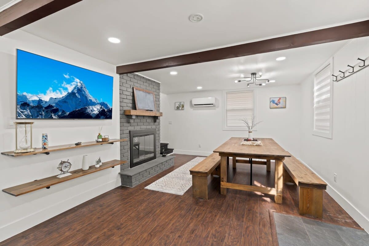 Ultra Modern Chalet | Golf | Lake Access