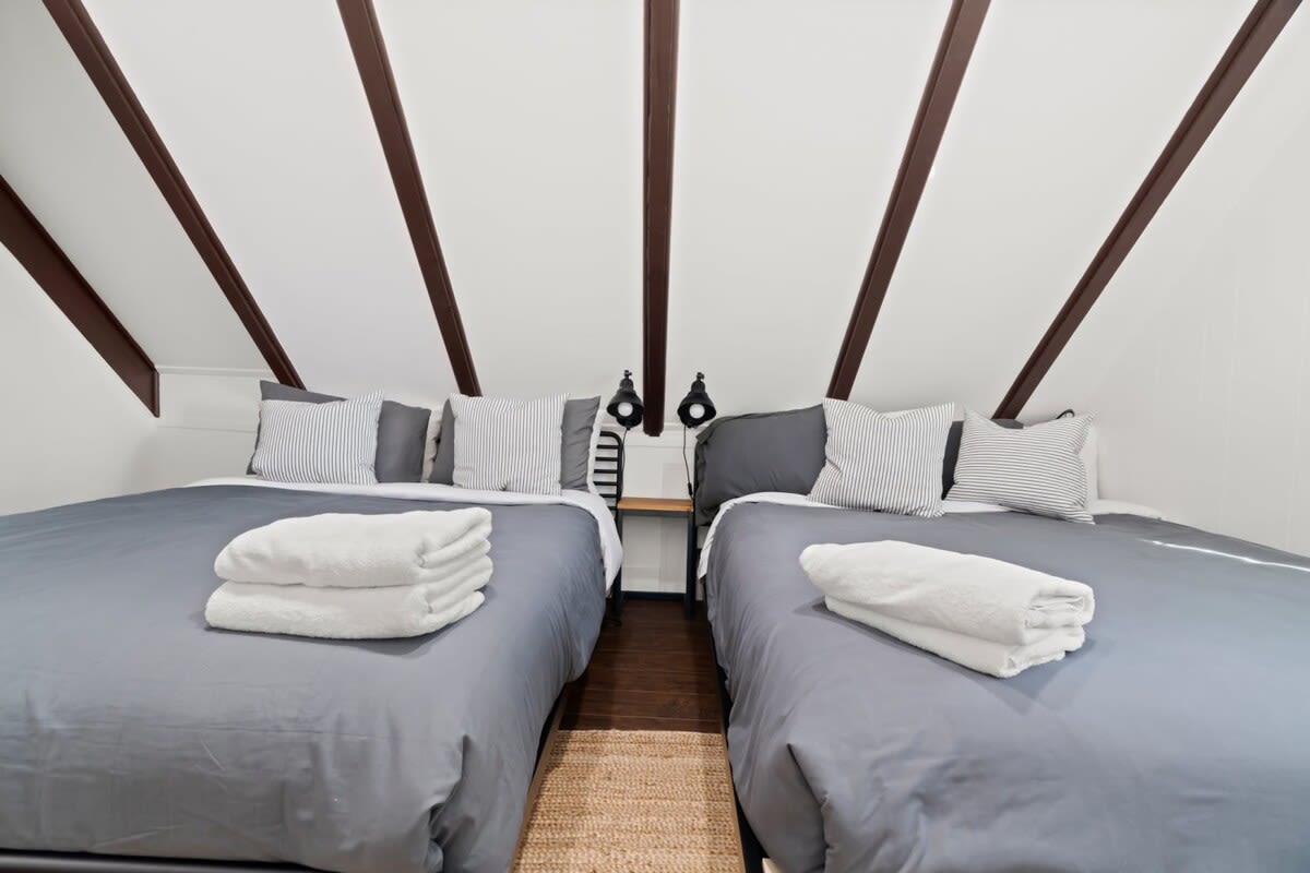 Ultra Modern Chalet | Golf | Lake Access