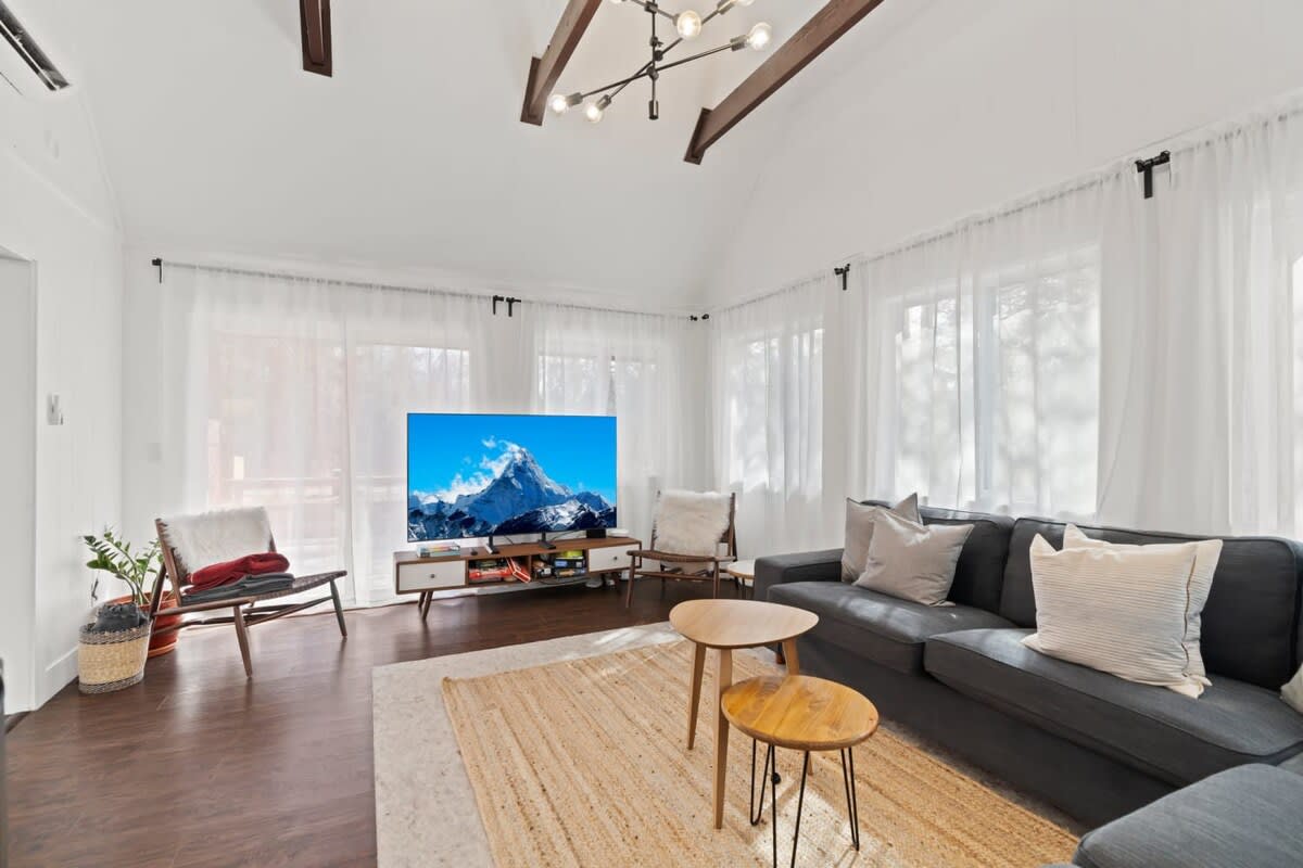 Ultra Modern Chalet | Golf | Lake Access