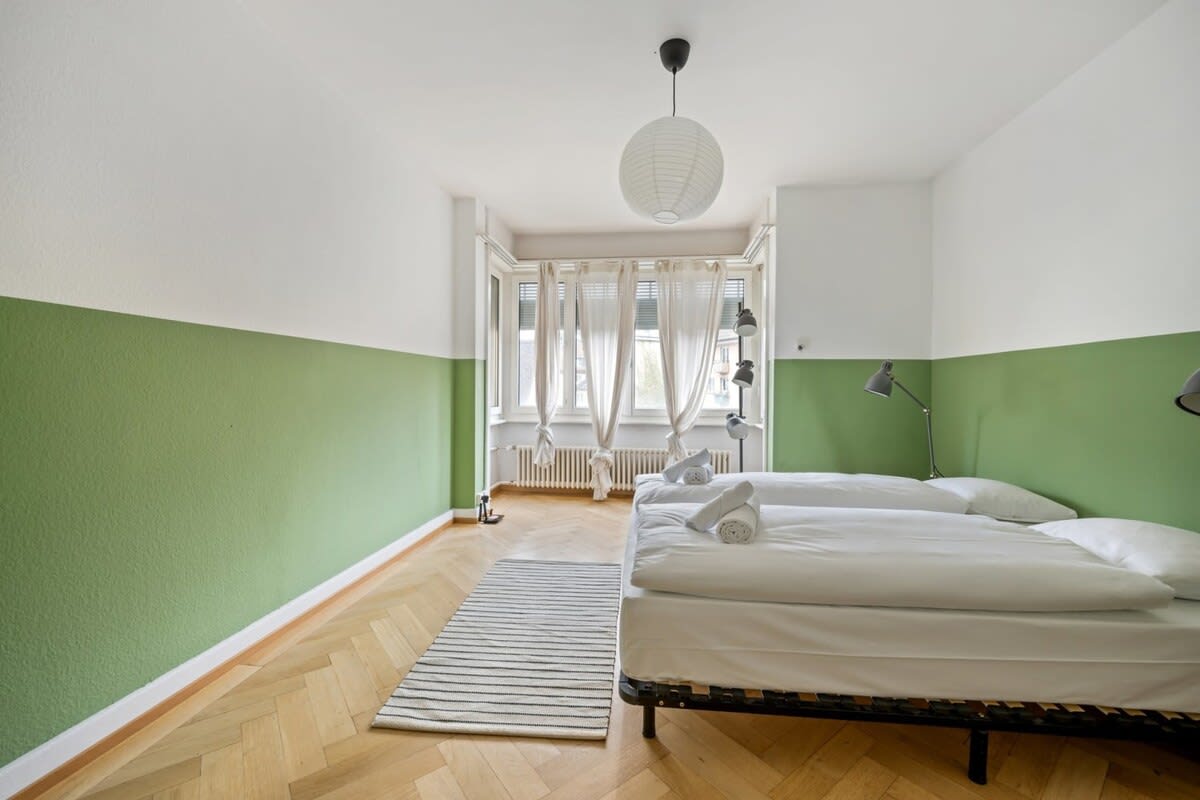 Basic Apartment in vibrant residential part of ZH! - Picture 1