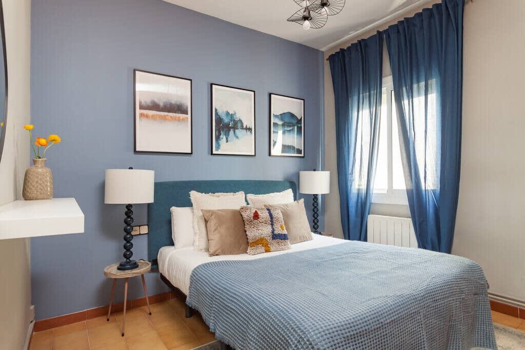 Sunny atico with private terrace in Sagrada Familia — Barcelona, Catalunya — vacation rental