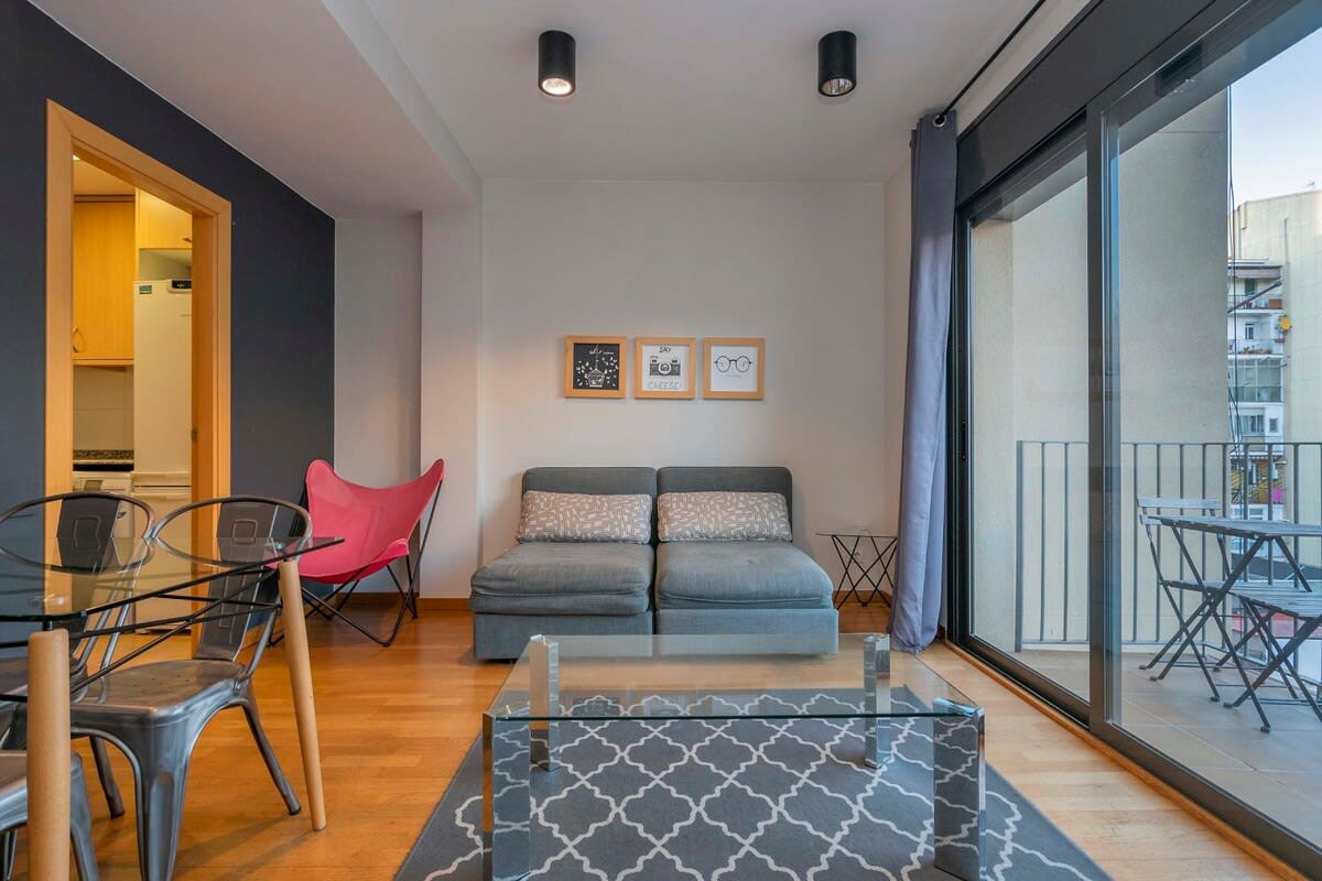 Amazing 2 bedroom with balcony in Eixample — Barcelona, Catalunya — vacation rental
