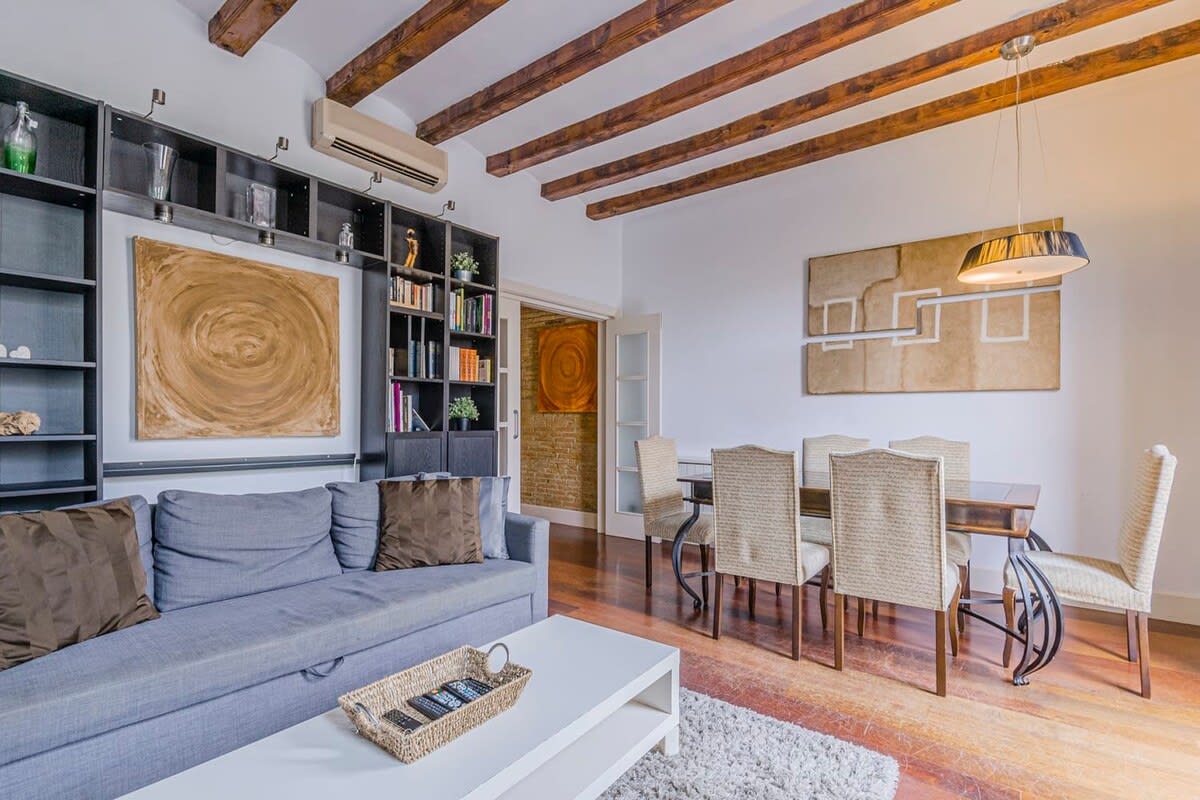 Cozy and bright 3BD apartment by Gran Via — Barcelona, Catalunya — vacation rental