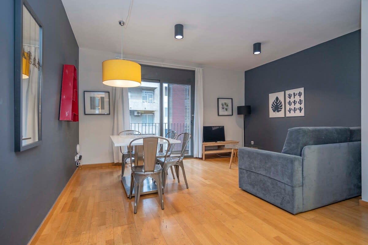 2 bedroom Duplex apartment with balcony — Barcelona, Catalunya — vacation rental