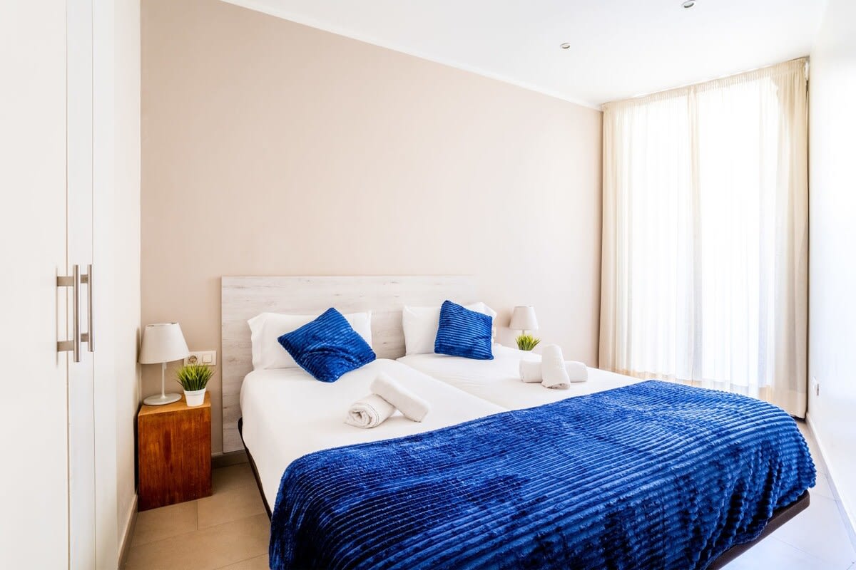 Eixample next to Paseo de Gracia modern 3BD — Barcelona, Catalunya — vacation rental