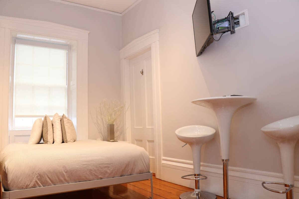 Convenient Beacon Hill Location Near TD Garden #11
