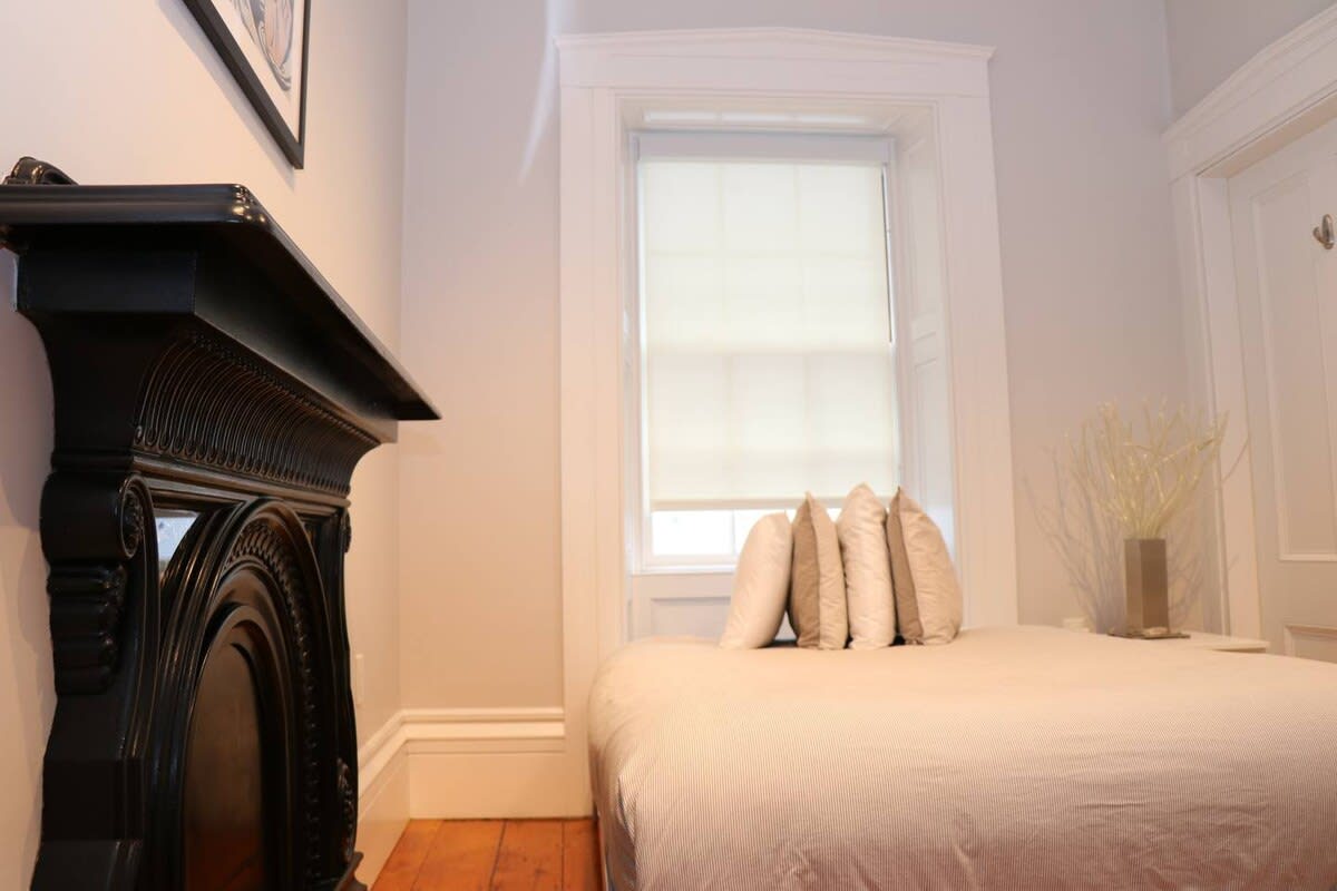 Convenient Beacon Hill Location Near TD Garden #11