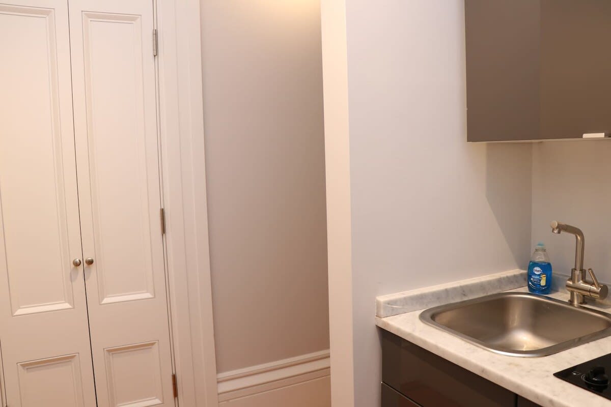 Convenient Beacon Hill Location Near TD Garden #11