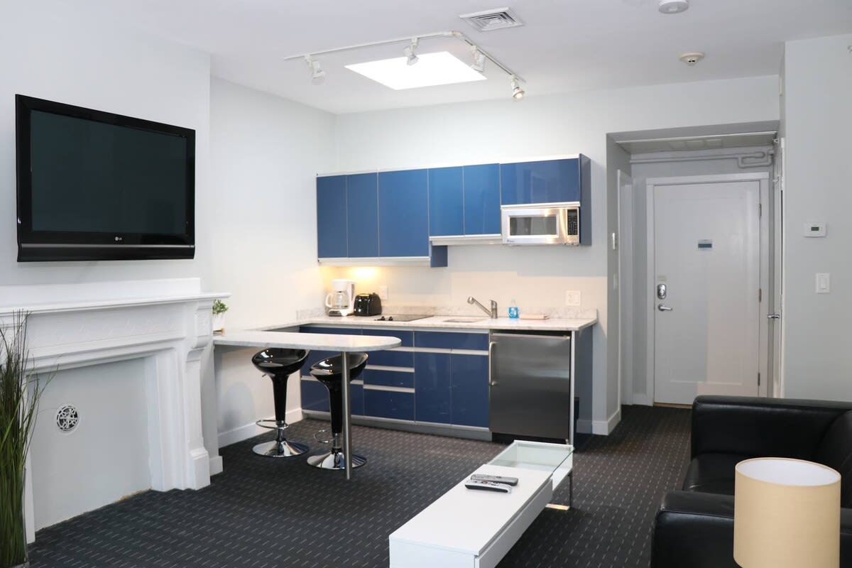 Newbury St Living – Trendy, Vibrant, Unbeatable! #12
