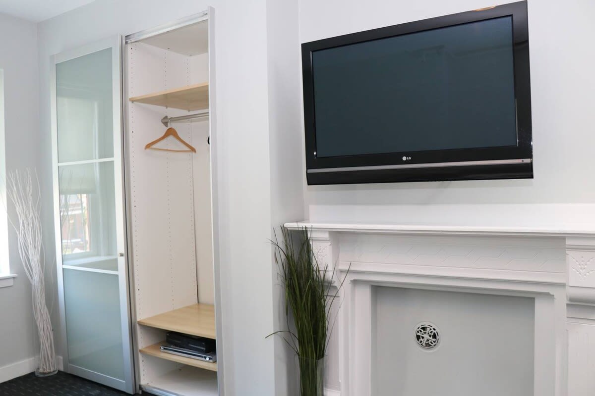 Newbury St Living – Trendy, Vibrant, Unbeatable! #12