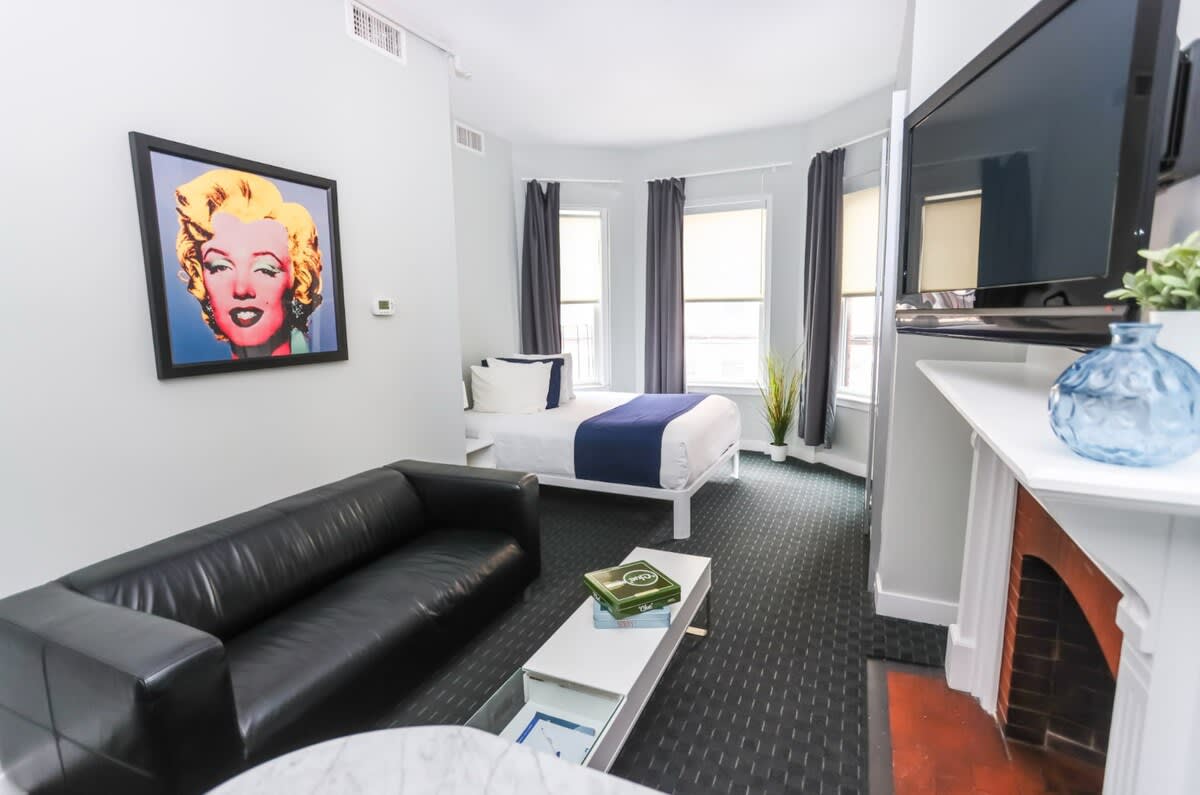 Iconic Newbury Street at Your Doorstep #10