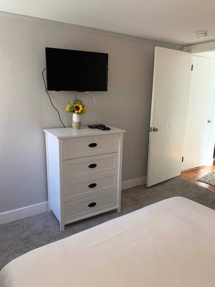 Cozy 2BR Getaway Steps from Lake Winnipesaukee - Foto 11