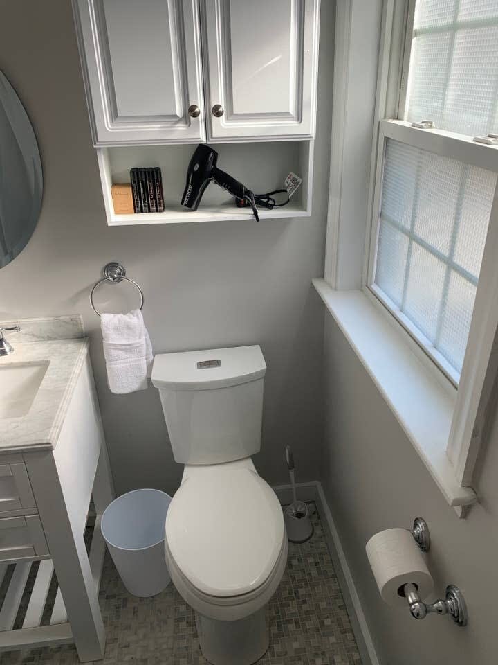 Cozy 2BR Getaway Steps from Lake Winnipesaukee - Foto 18