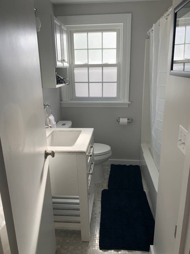 Cozy 2BR Getaway Steps from Lake Winnipesaukee - Foto 16