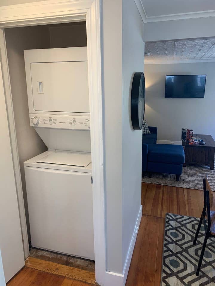 Cozy 2BR Getaway Steps from Lake Winnipesaukee - Foto 7