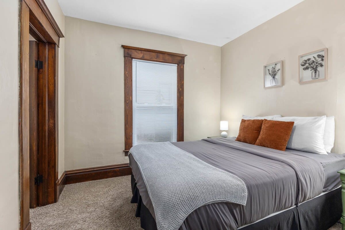 Charming 4BR Westside Home in Beer City USA - Foto 12