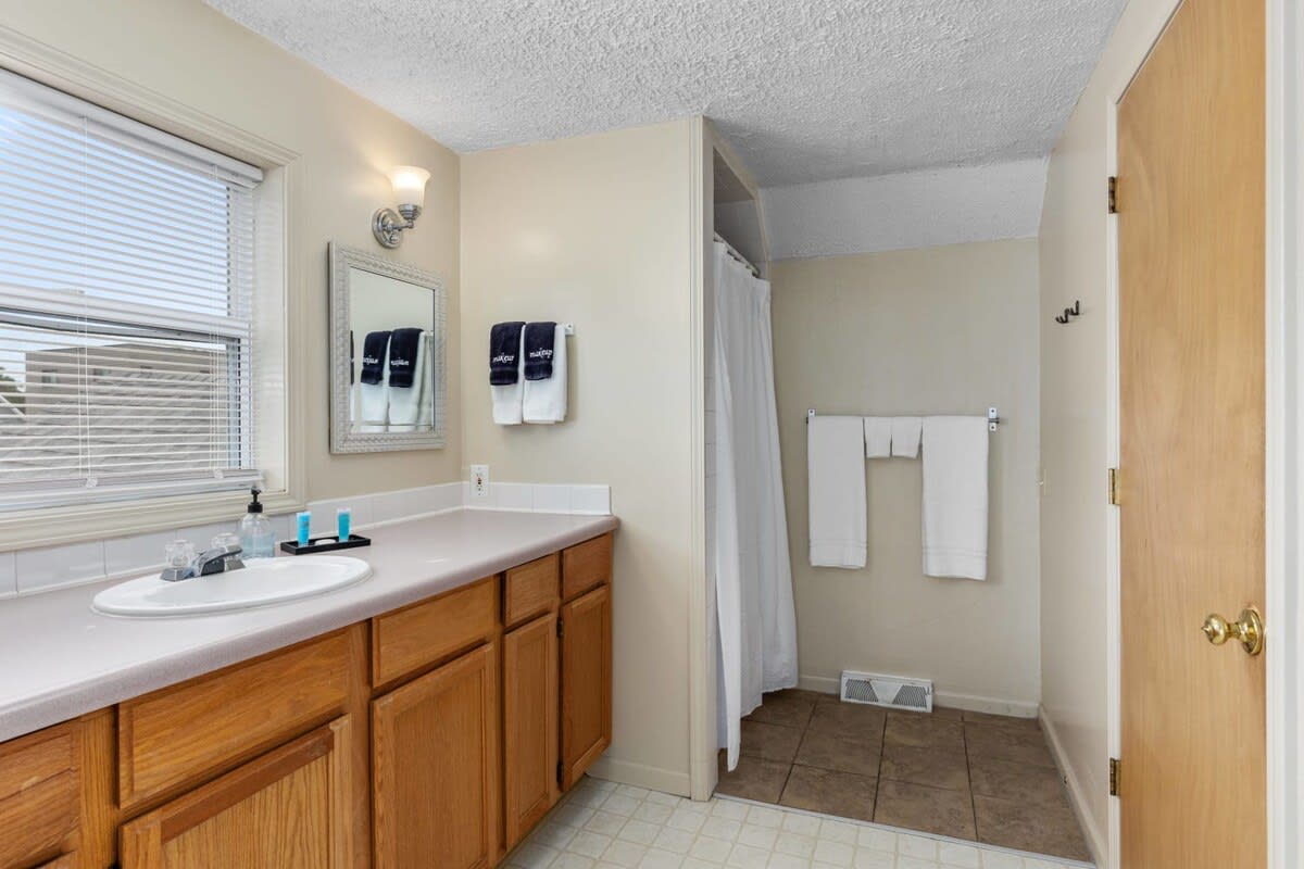 Charming 4BR Westside Home in Beer City USA - Foto 21