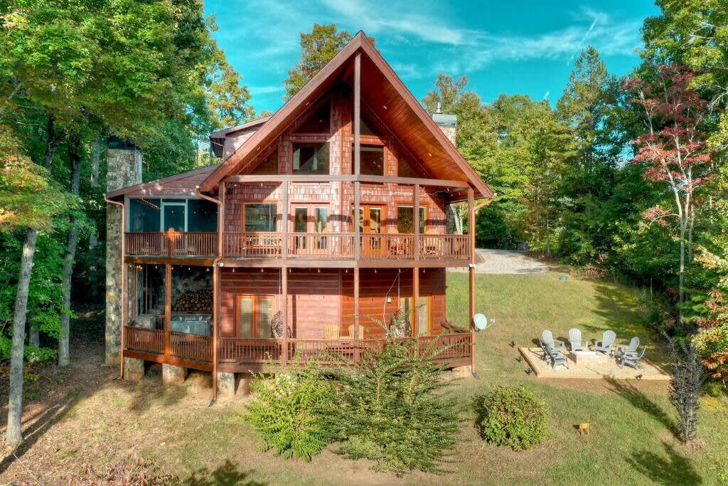 Endless Views~ Hot Tub ~ Movie Theater ~ Firepit 5