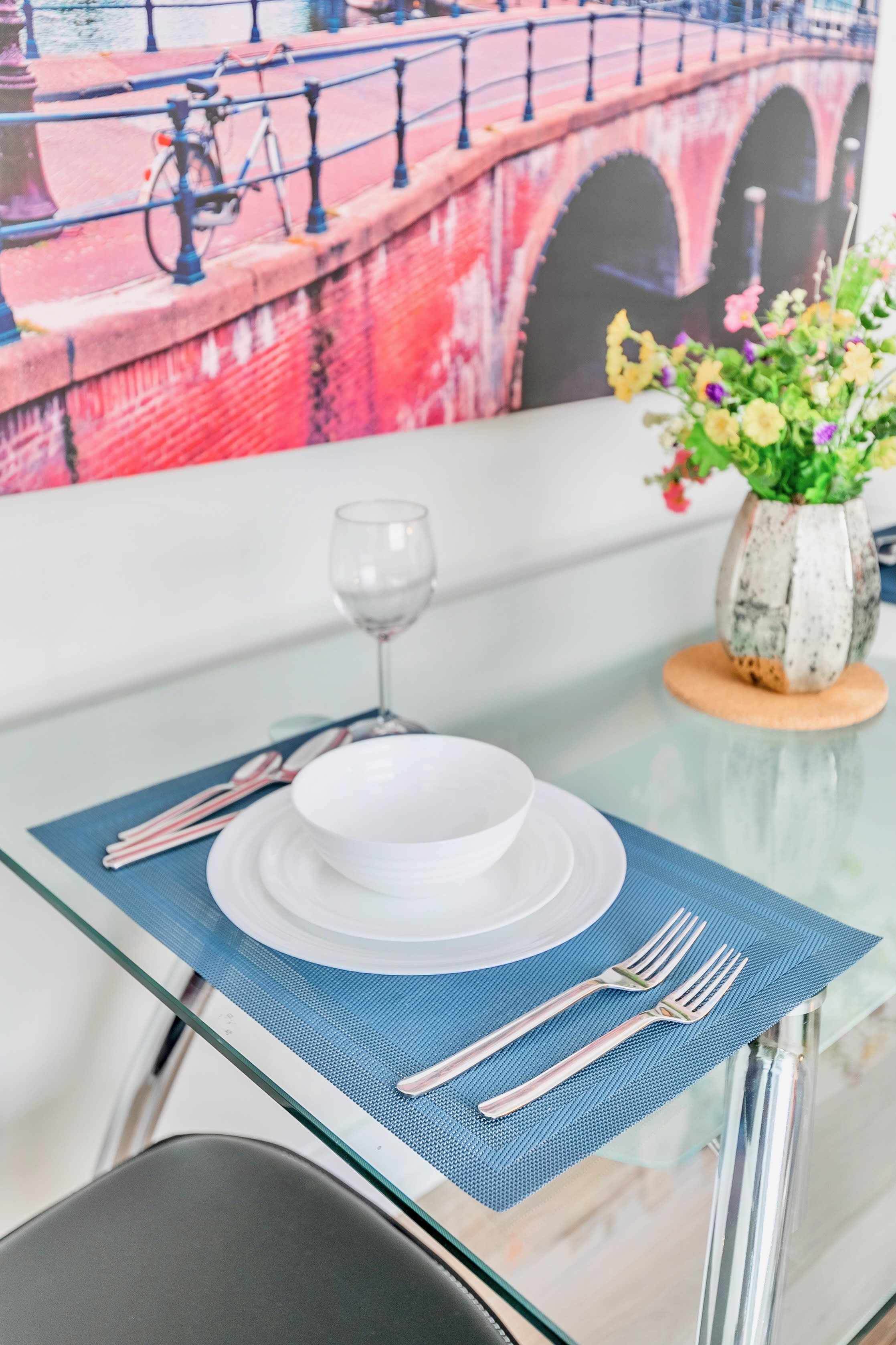 Equipped with dinner ware