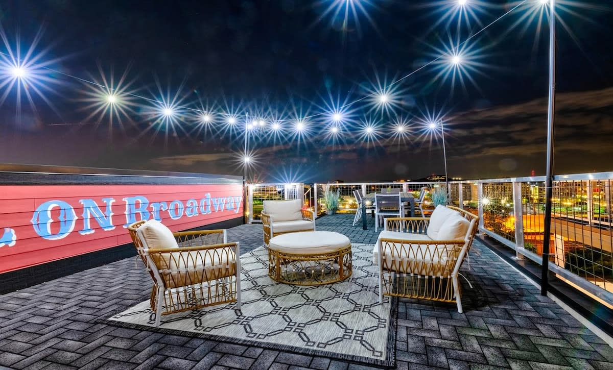 HUGE 4 Bed 4 Bath! 10 Beds! Game Room! — Nashville, TN — vacation rental