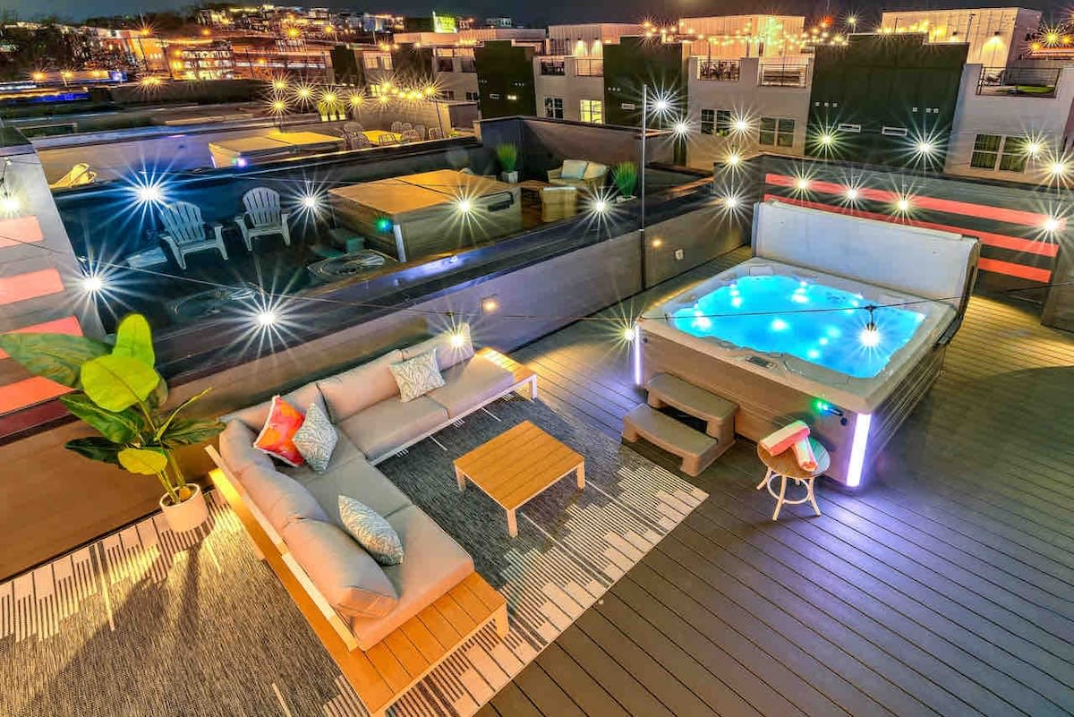 New Lux Home 14 Beds Hot Tub & Game Room! — Nashville, TN — vacation rental
