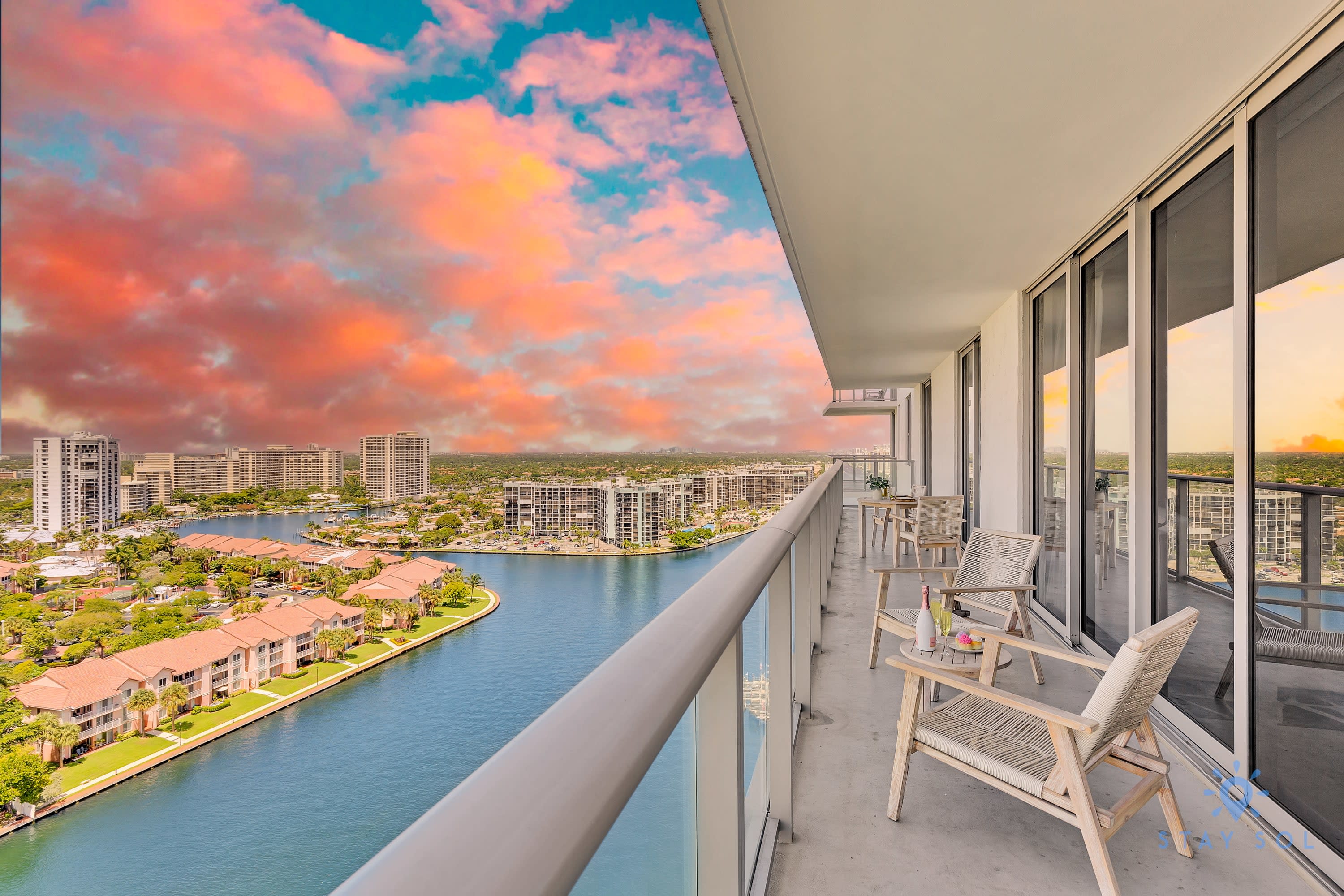 Luxury 3 Br|Front Intercostal View|Amazing Pools