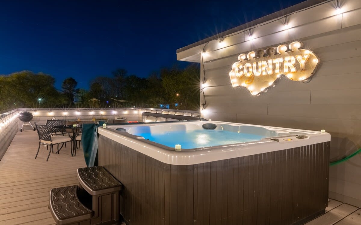 Large Music City Luxury Home w/ Hot Tub! — Nashville, TN — vacation rental