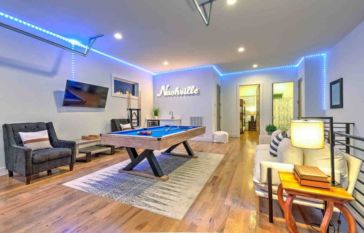 Large Luxury Home• Pool Table • Rooftop! — Berry Hill, TN — vacation rental