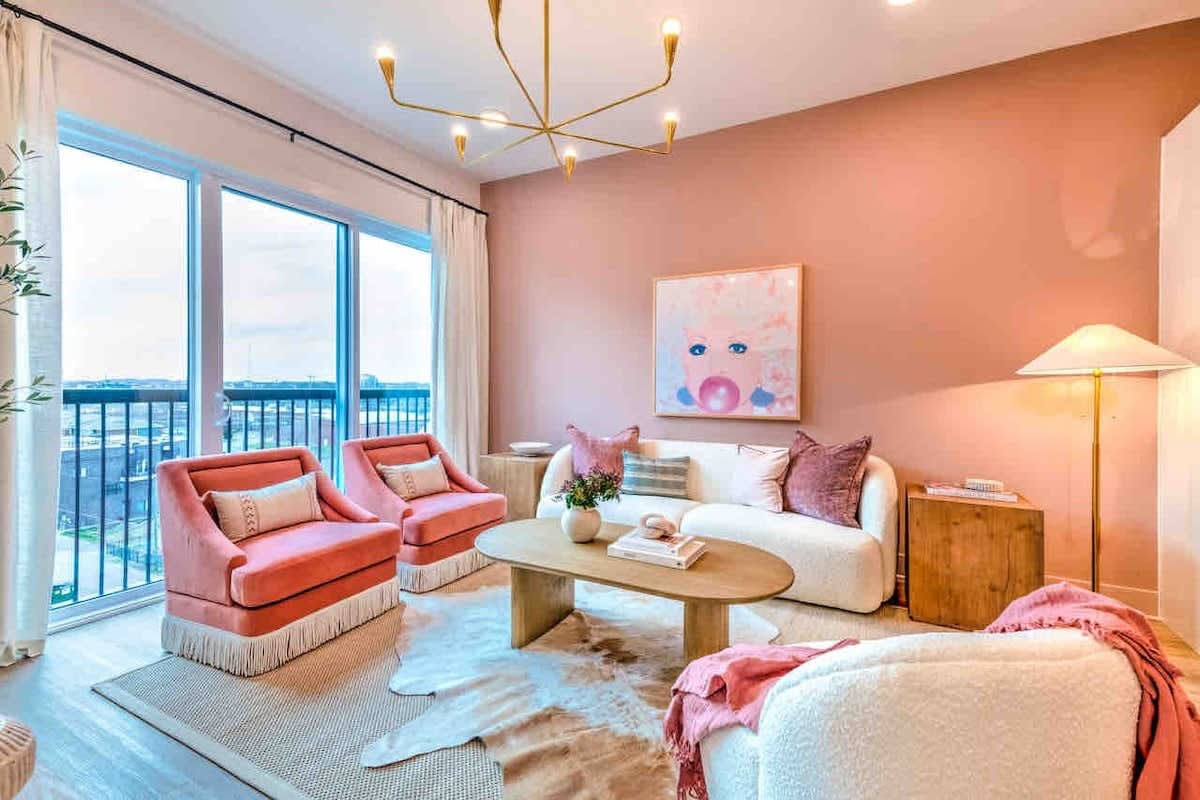 Lux. Dolly’s Dream! Lux Home on Main St! 11 beds! — Nashville, TN — vacation rental
