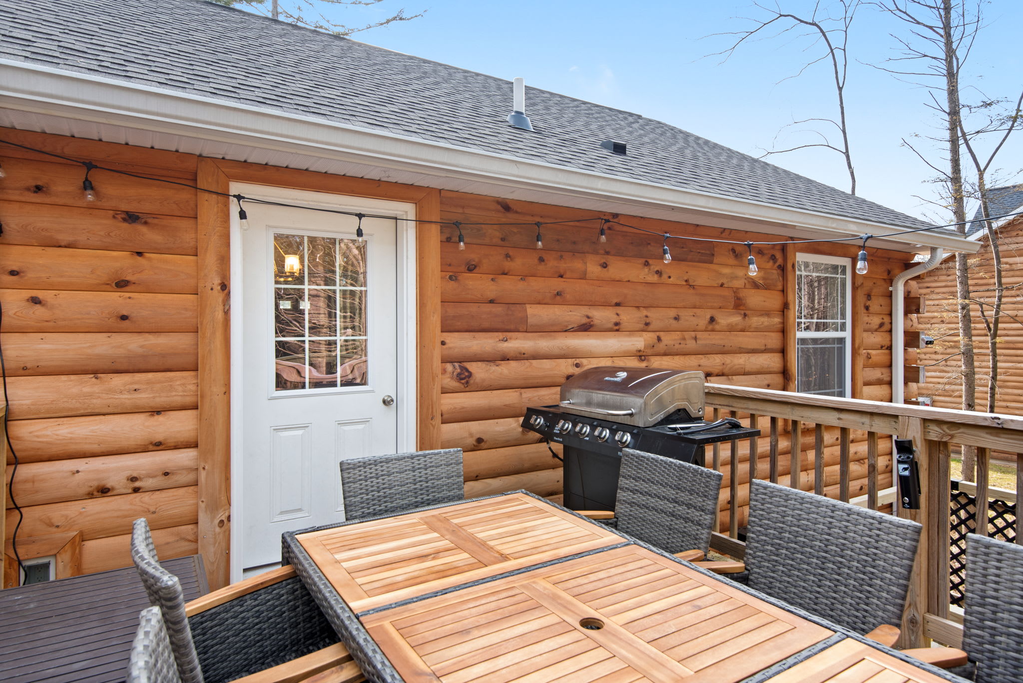 Deckside Dining & Grill Station
Enjoy meals on the sunny deck with plenty of seating and a gas grill nearb it’s the perfect spot for summer evenings and sunset dinners.