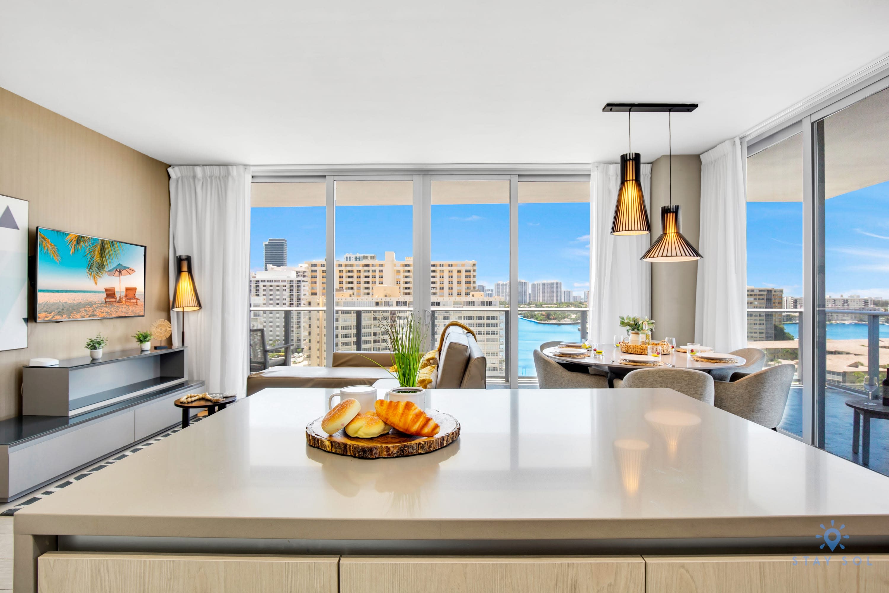 Luxury| Balcony Front Intercostal|Amazing Pools