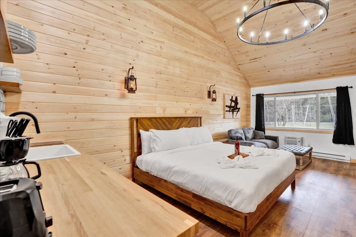 Vaulted Pine Pocono Modern | Firepits | Pickleball