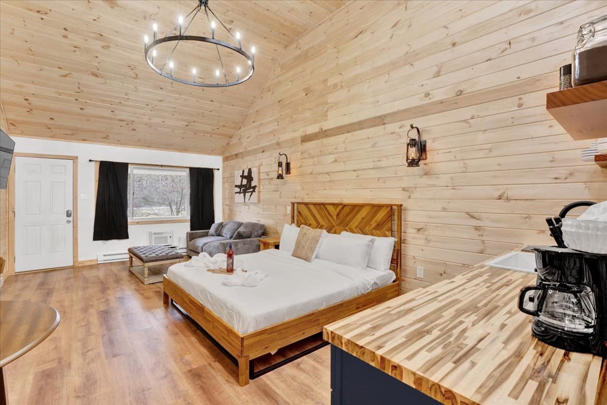 Charming Pocono Modern | Firepits | Pickleball!