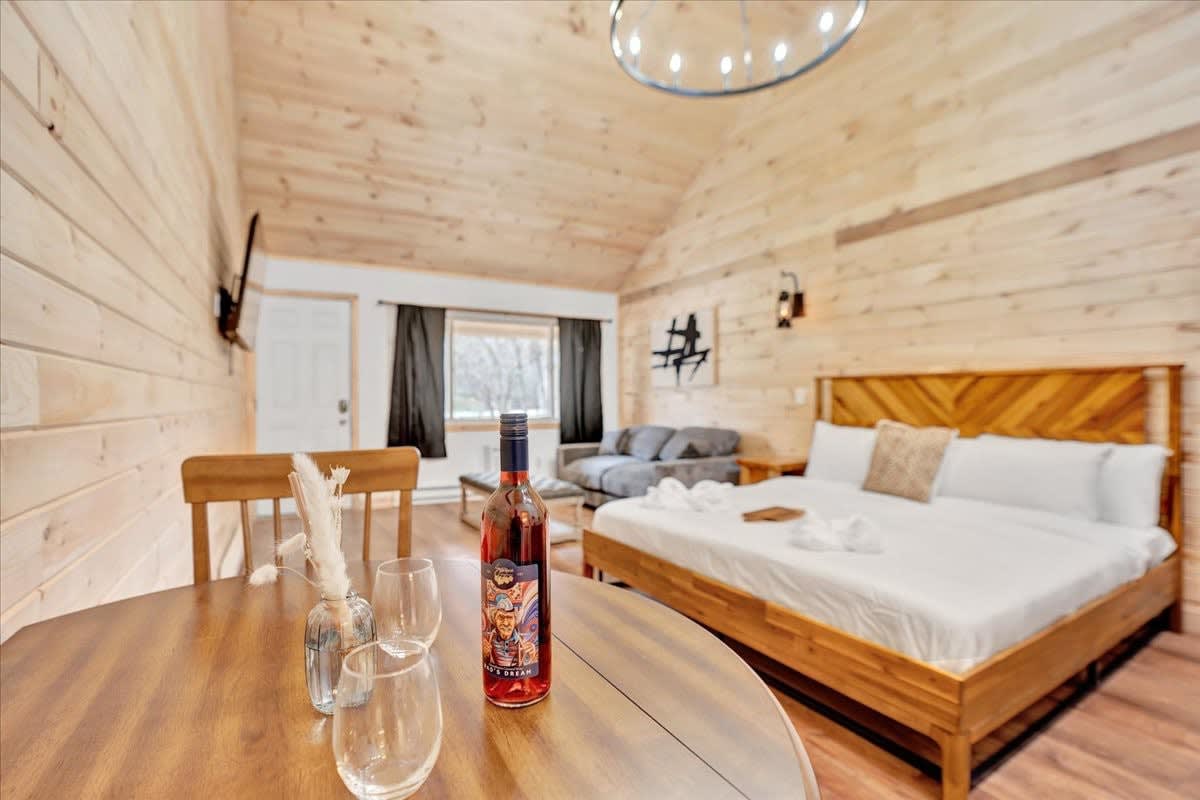 Charming Pocono Modern | Firepits | Pickleball!
