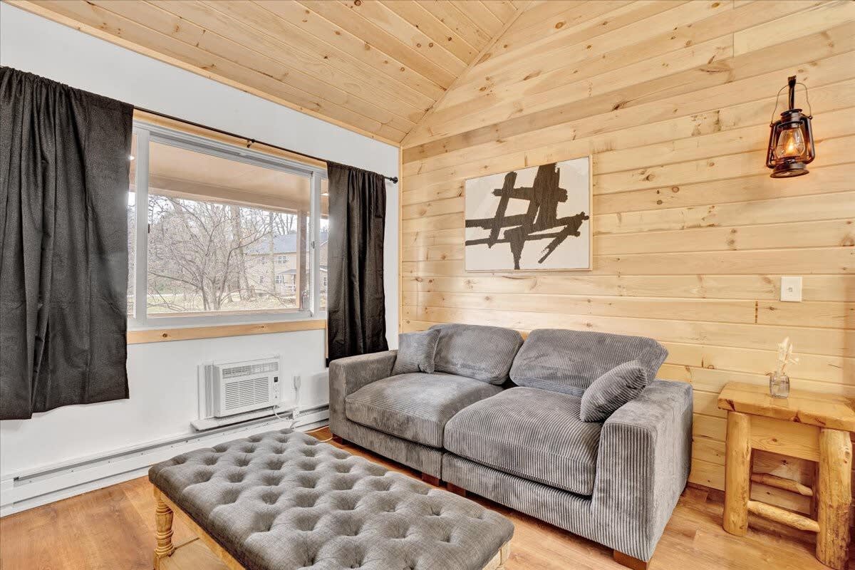 Charming Pocono Modern | Firepits | Pickleball!