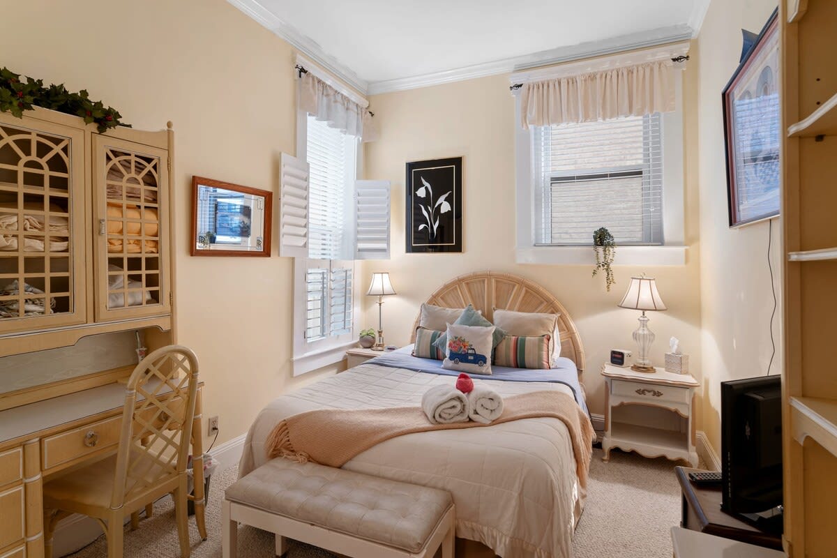 The Louisville Cottage