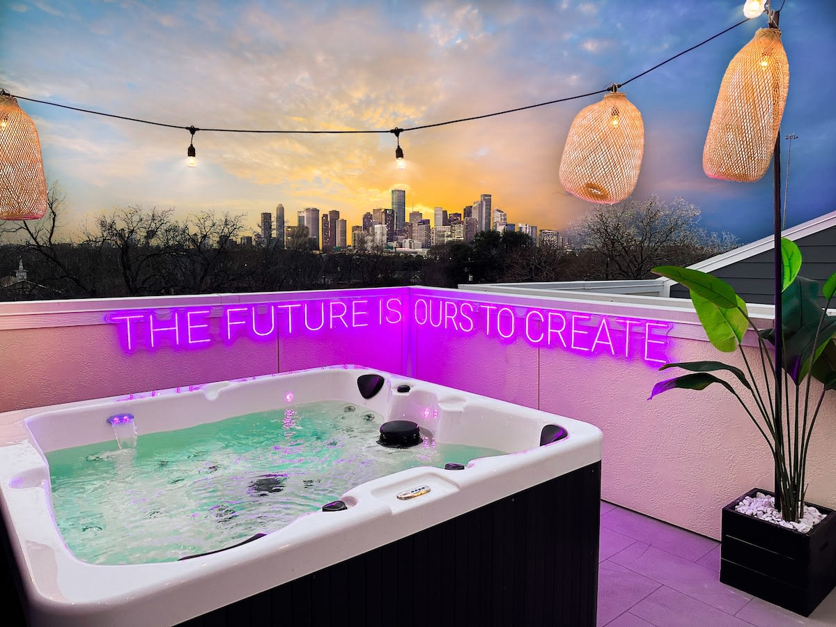 Paradise Palace Best Rooftop In Htx W/ Hot Tub - Houston, TX