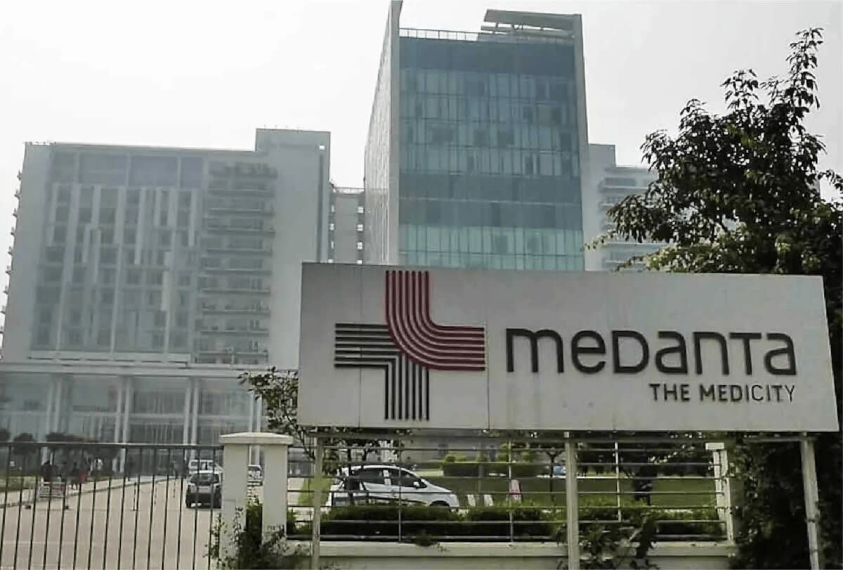 medanta Hospital is about 2 minutes away from your location.