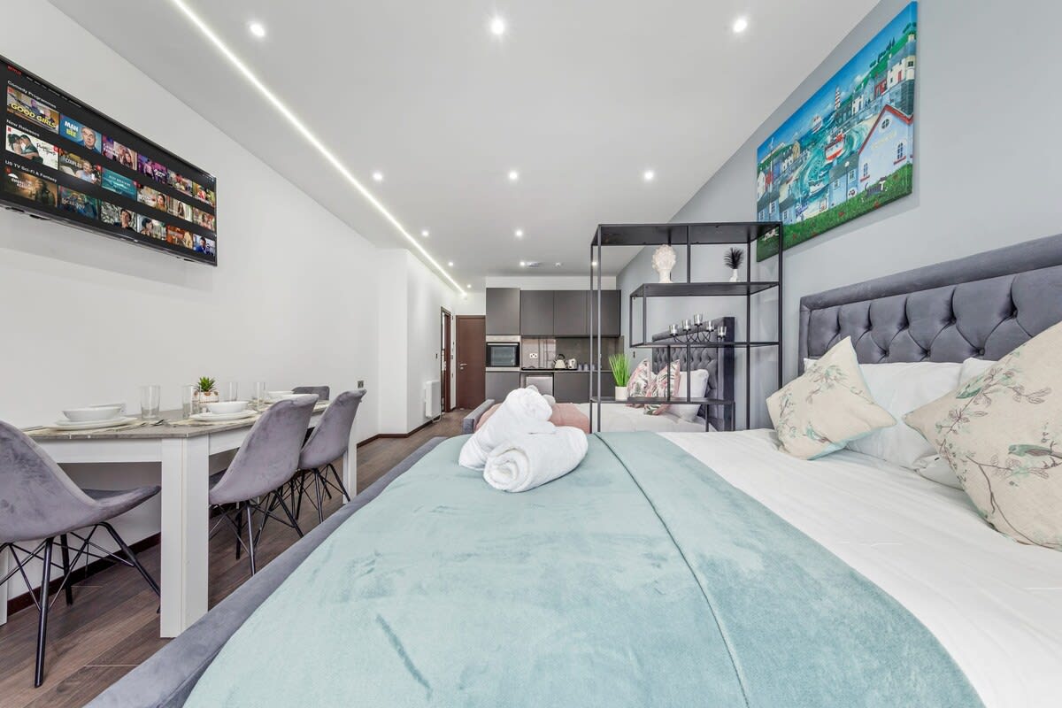 Modern Studio Suite near Euston Central London in 48A Woodstock Road NW11 8ER - Property image 21 - VivreStays