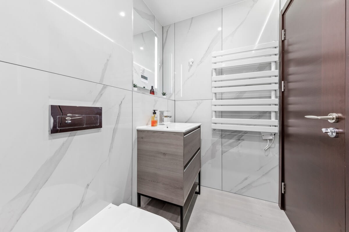 Serviced Luxury Studio Flat Golders Green Finchley in 48A Woodstock Road NW11 8ER - Property image 9 - VivreStays