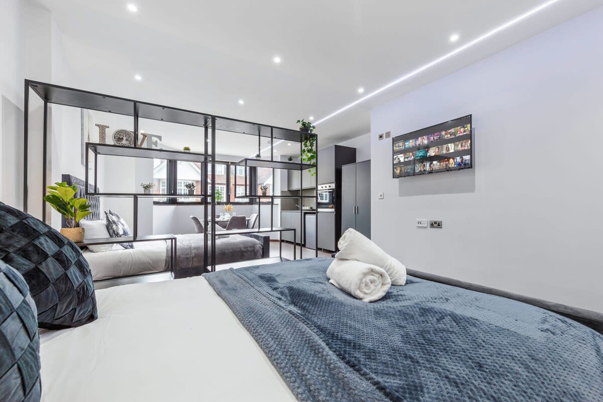 Serviced Studio Flat near London Northern Line in 48A Woodstock Road NW11 8ER - Property image 6 - VivreStays